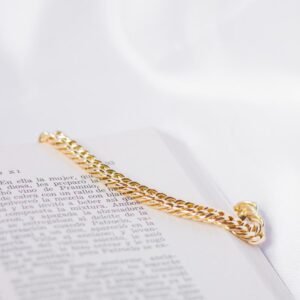 Pulsera de cadena dorada