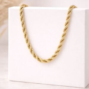 Cadena dorada tipo herringbone
