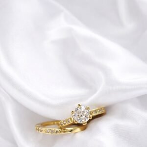 Dúo de anillos con incrustaciones