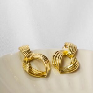 Aretes tipo malla dorada