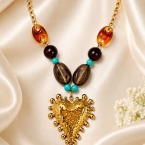 Collar con piedras y dije artesanal