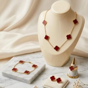 Set rojo con figuras tipo flor